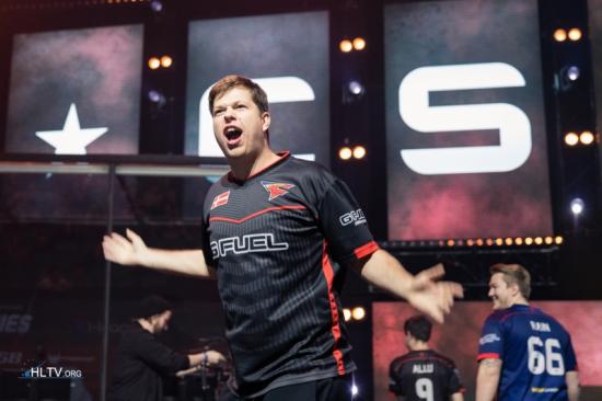 S赛都有假？一战队中单被曝操控比赛，拳头震怒将其封禁